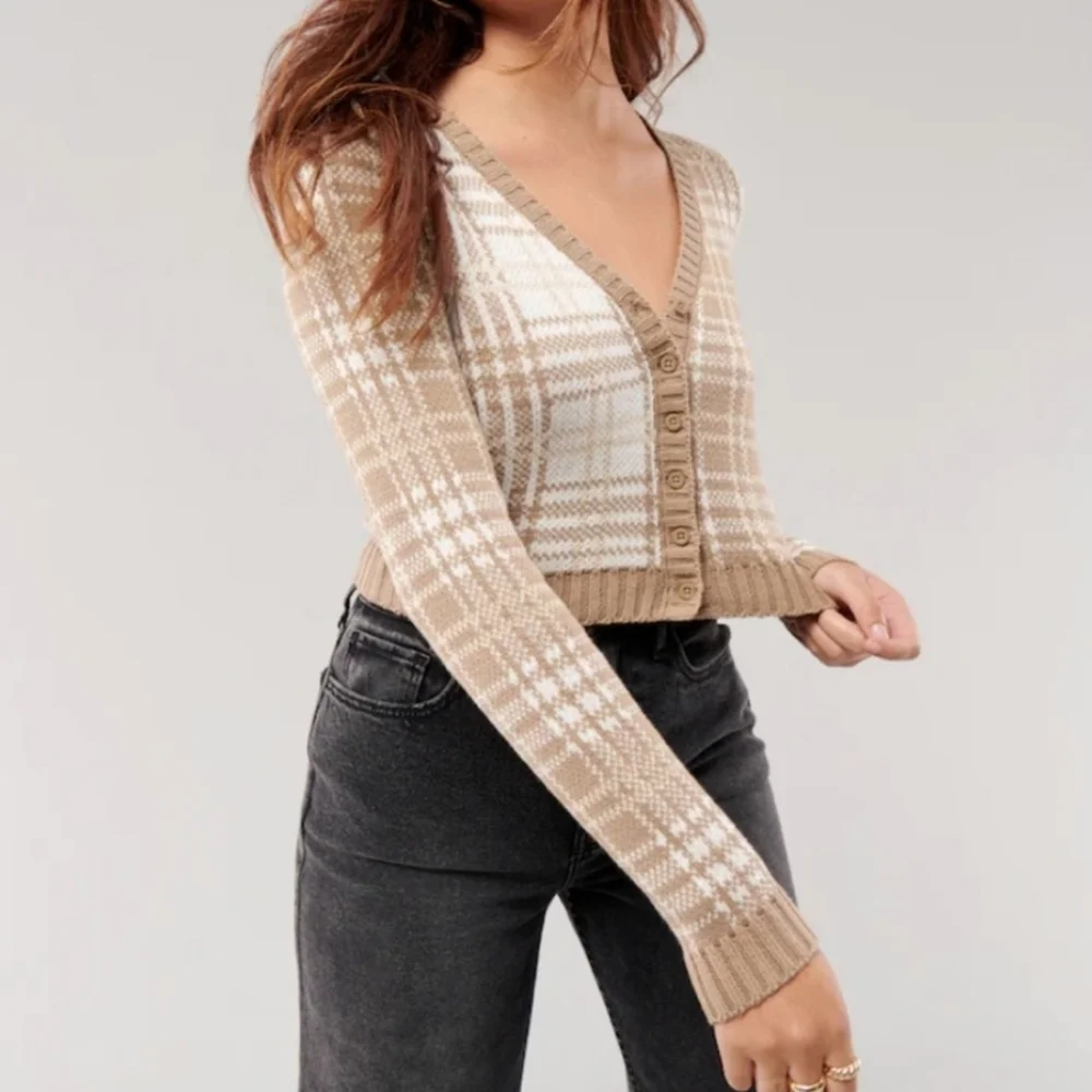 Hollister Cropped Plaid Cardigan Sweater Women's Medium - Picture 16 of 16